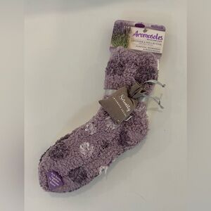 NWT ✨ AROMASOLES Lavender Shea Butter Socks - 2 pair pack